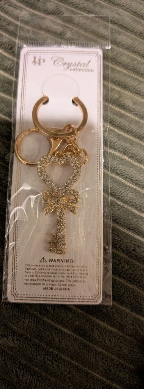 🦋 Gold Crystal Heart Key Keychain - Women's Accessories